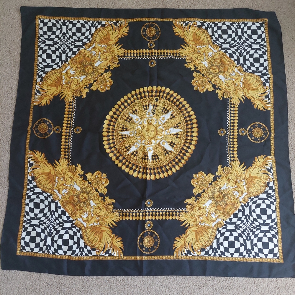 Scarf - Picture 1 of 3